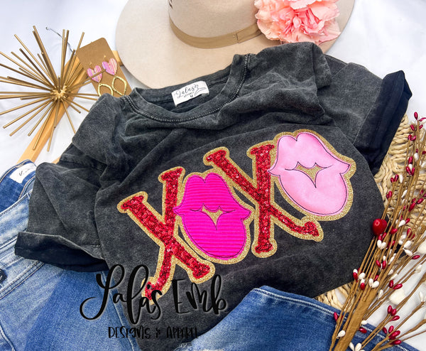 XoXo Lips Double Stack Applique Design